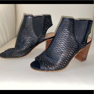 Steve Madden black block heel